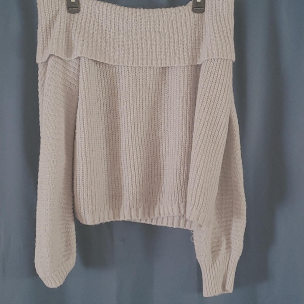 Off the should sweater crop top